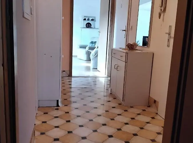 Casa Carolina Rumanisches Restaurant & *