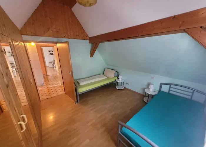 Hotel Casa Carolina Rumanisches Restaurant & *